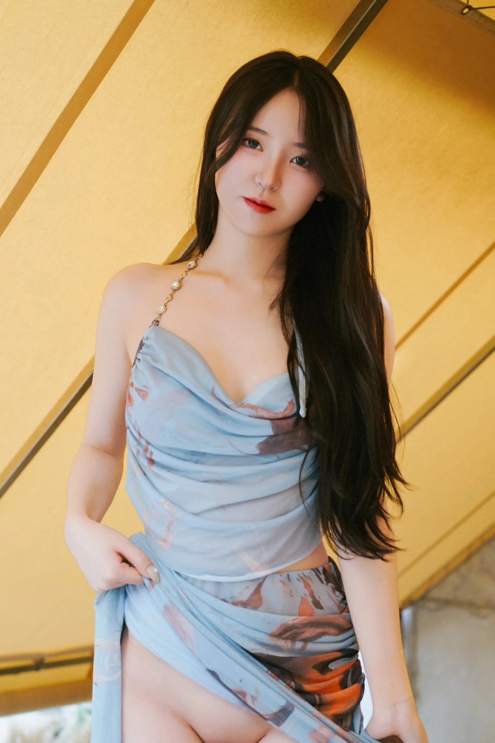 Gái xinh vú to mông to mang nét đẹp gợi cảm bốc lửa đầy sức hút