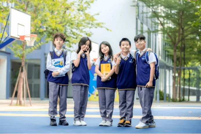 Hình ảnh mẫu vật chì kim loại màu xám đặc trưng