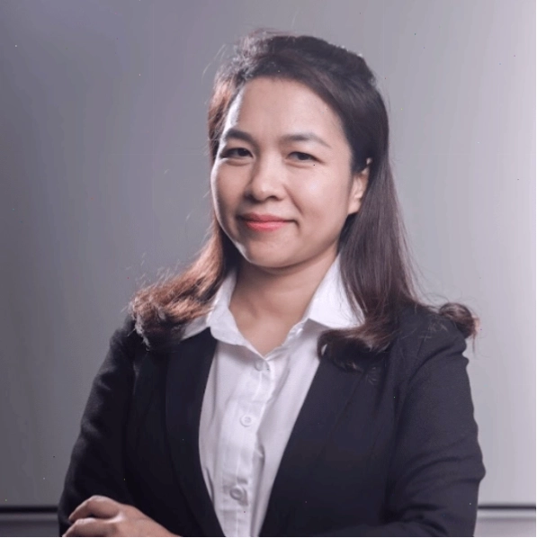 Học sinh thực hành thí nghiệm hóa học