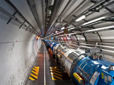Khám phá vẻ đẹp máy gia tốc hạt Large Hadron Collider